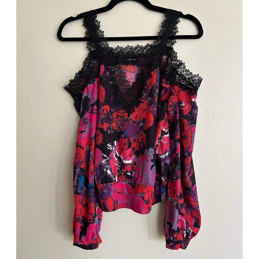 bebe Cold Shoulder Floral Blouse S Coquette Romantic Lace Trim Long Sleeve Y2K